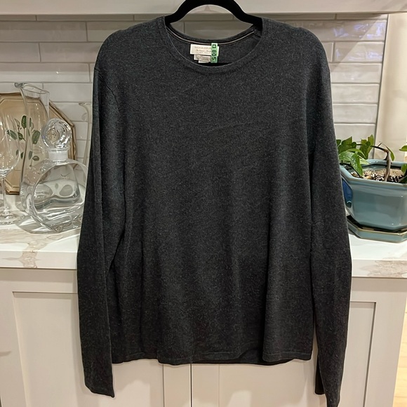 Banana Republic Other - EUC Banana Republic silk cashmere blend grey long sleeve crew neck sweater